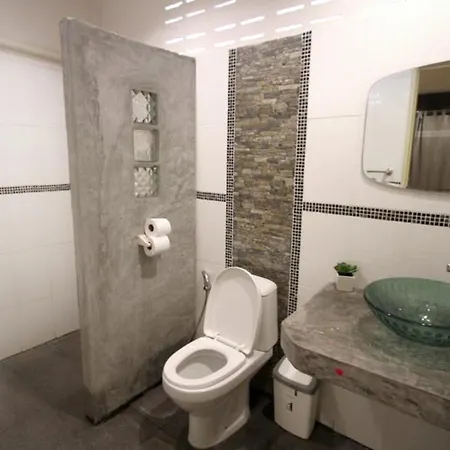Wet! A Pool Party Hostel By Wild & Wandering Haad Rin Room photo